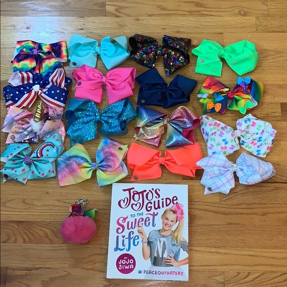 16 Hair Bows jojo siwa key chain jojo siwa Book
